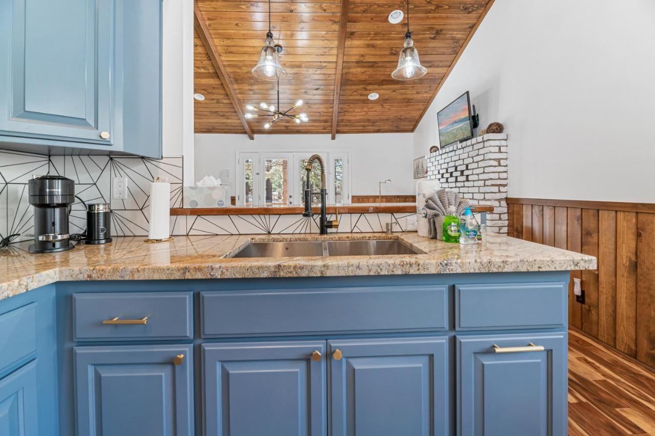 Yellow Pine Lodge - Charming Cottage Style Cabin With Peak-A-Boo Lake And Mountain Views Big Bear Lake Esterno foto