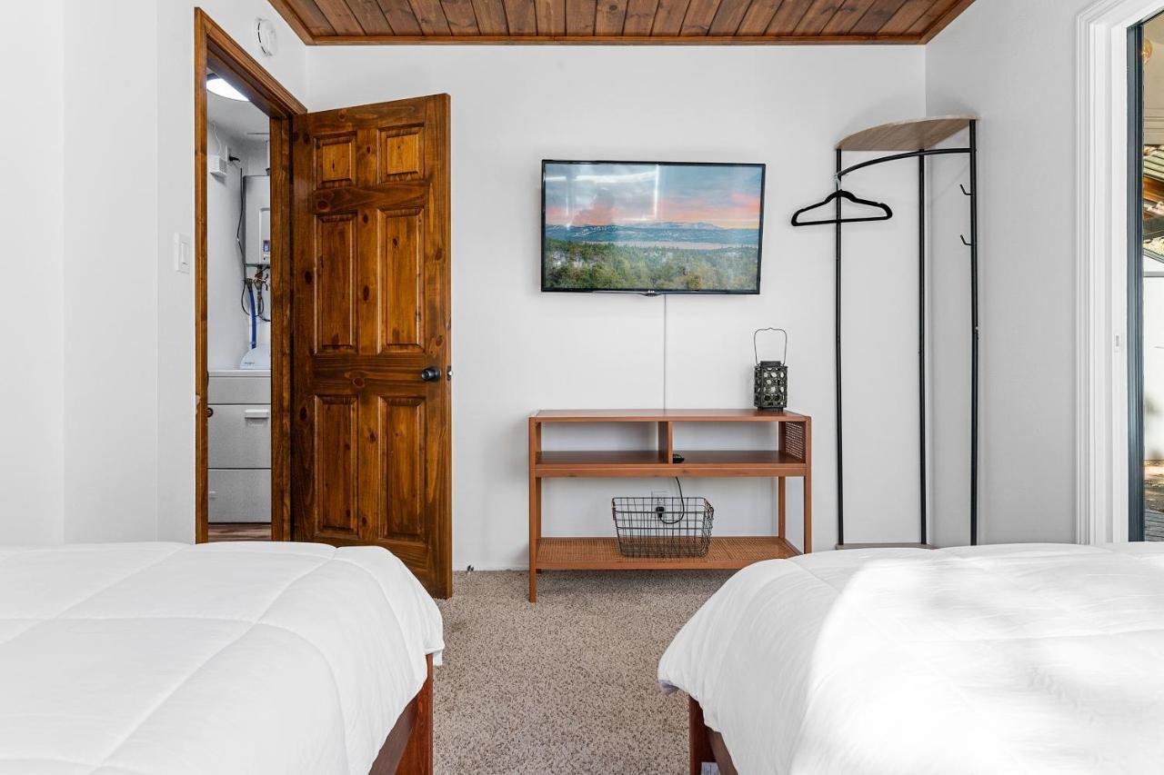 Yellow Pine Lodge - Charming Cottage Style Cabin With Peak-A-Boo Lake And Mountain Views Big Bear Lake Esterno foto